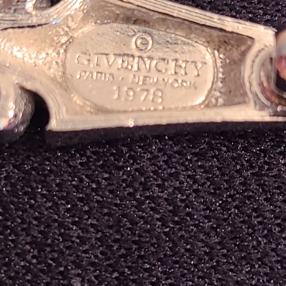 Vintage Givenchy Silver plated bar pin - Picture 4 of 8